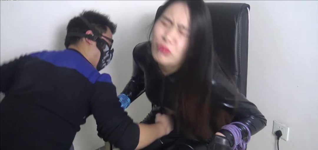 黑衣女搜查官潜入失败-2