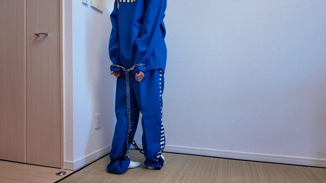 kiki囚服白袜镣铐绝望行走被管教用脚揉拧-5