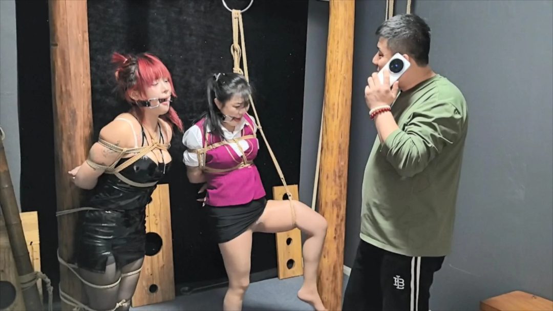 李然曼妮双双被关小黑屋-5