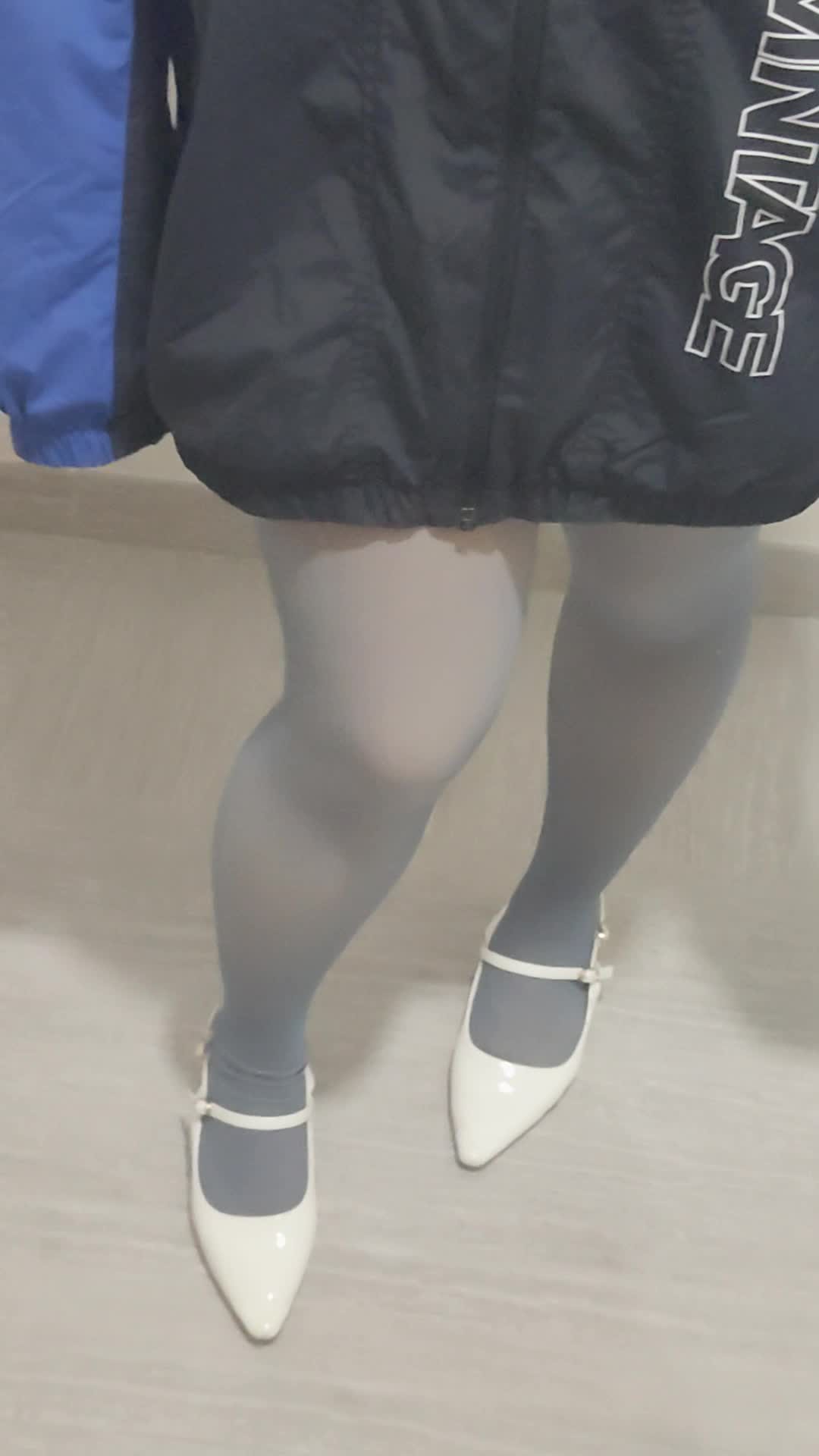 老婆在楼道里露出-2