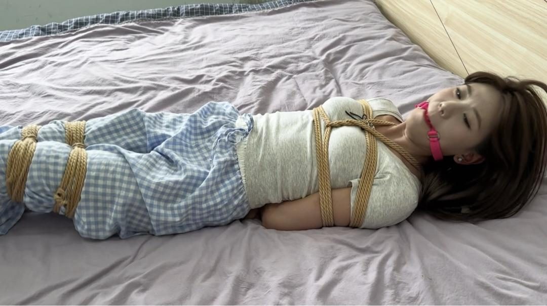 【禾一原创】 十一 被闺蜜捆绑放置调教-1