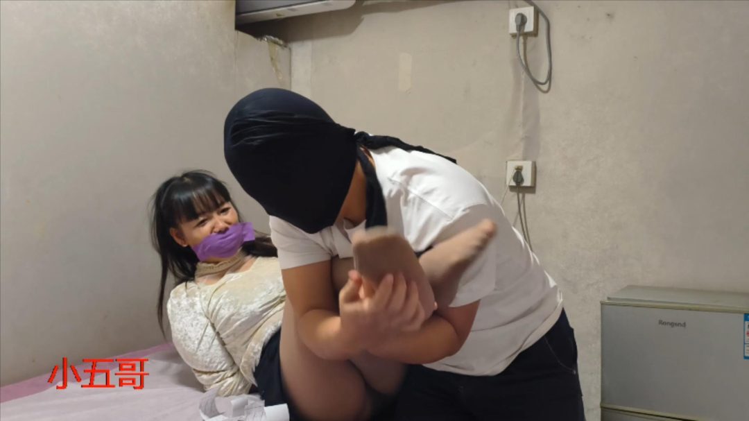 突然的一次KB（肉丝换成原味黑丝塞嘴）-4