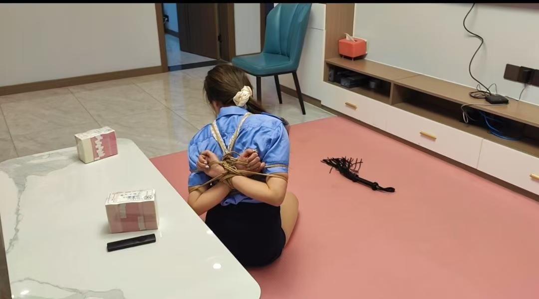 母子捆绑游戏续集之歹徒版-6