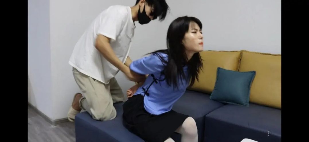 封嘴劫6(南羽被透明胶带封嘴,白丝、肉丝,情节反转)-6 封嘴劫6(南羽被透明胶带封嘴,白丝、肉丝,情节反转)-6