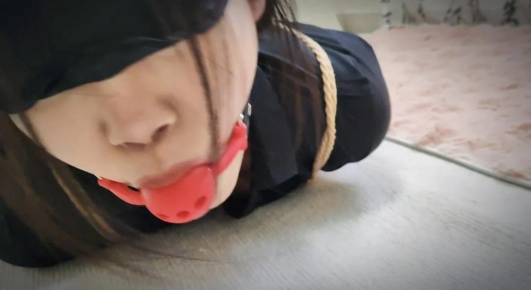 极限驷马放置，超紧口球 被绑到崩溃，演技非常棒！-3