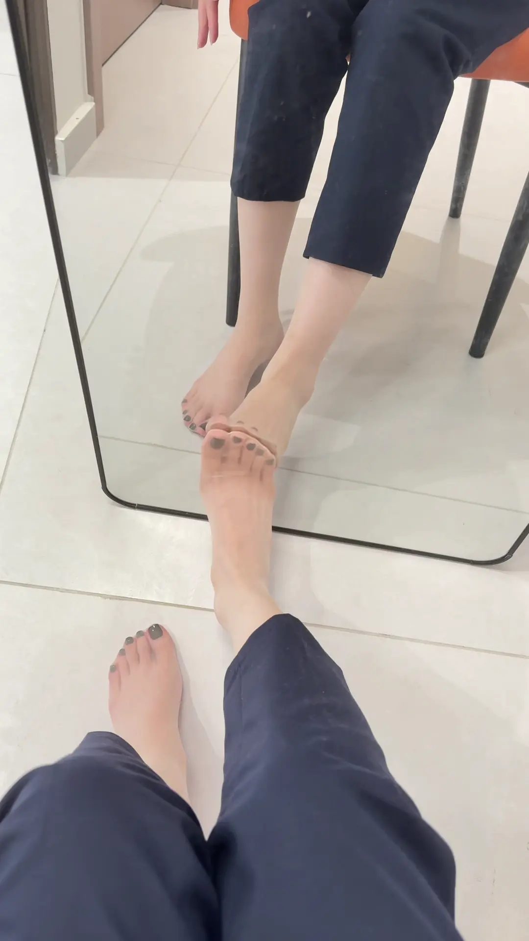 全网第一美脚的拘束体验1-2