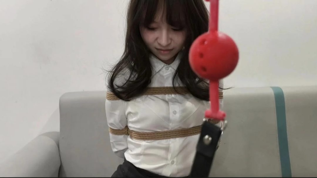 【禾一定拍】肤白羞涩新模试镜 很怕痒 口球流口水会脸红 很羞涩 柔韧性好-4