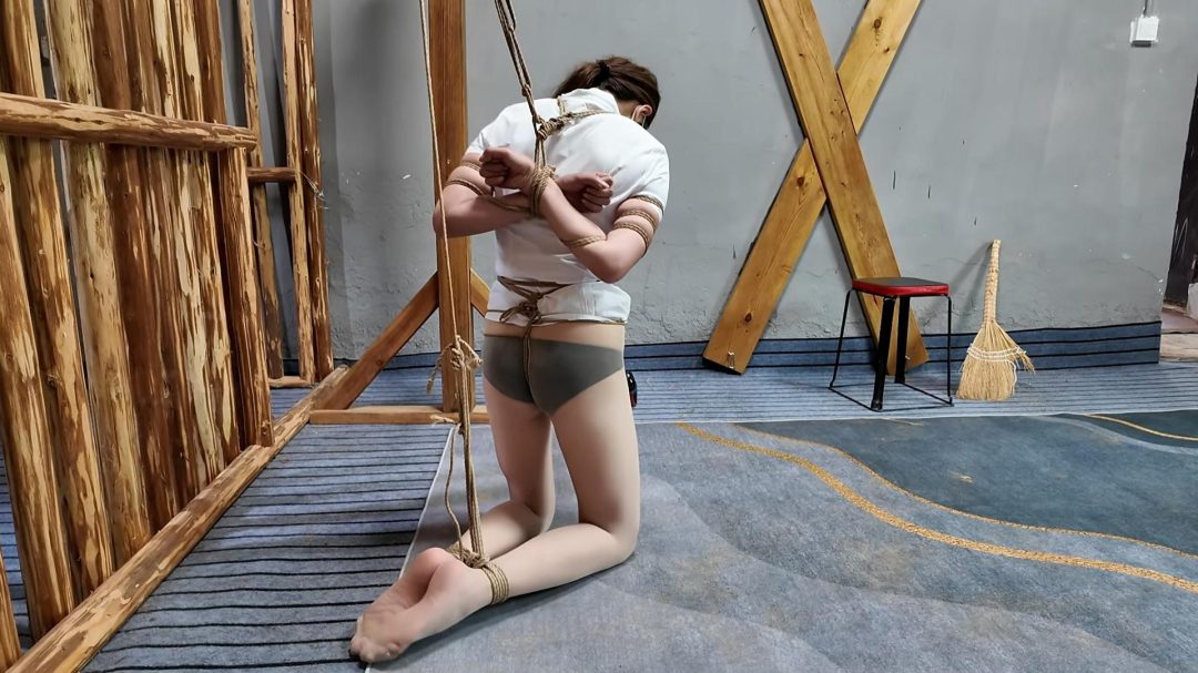 捆绑女白领-8