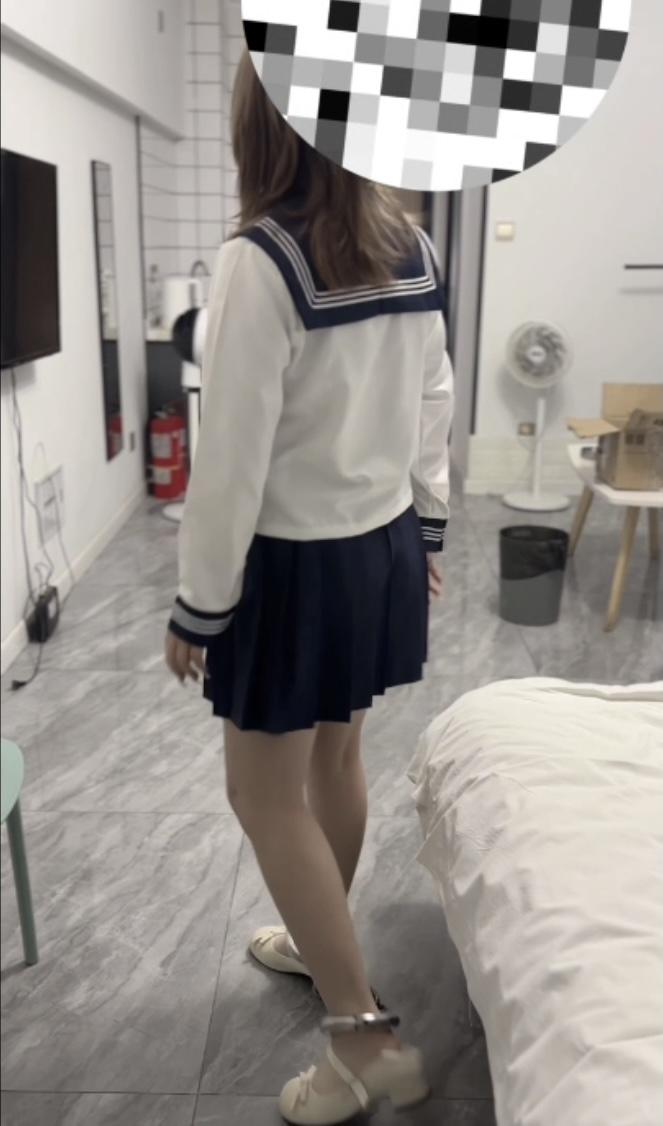水手服JK妹的两副脚镣测评体验-7