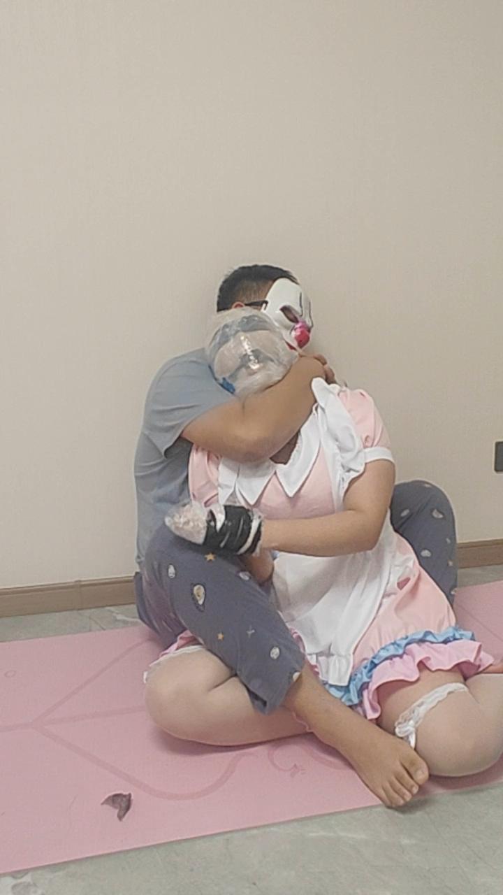 小公主保鲜膜调教的崩溃大哭-4