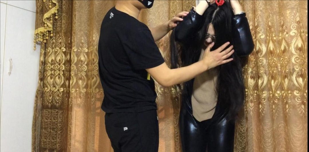 太萌原创——TT皮衣墨镜 飒女被虐腹 打吐水-3