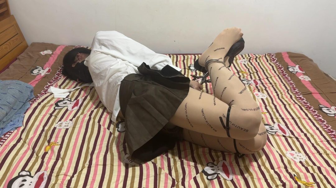 定拍 可爱的小南娘塞上刚塞 感官封闭自缚挣脱-4