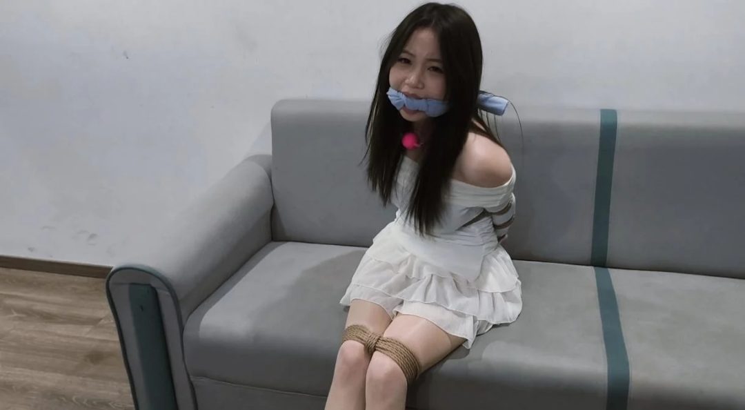 《债》 紧缚直臂清纯美女 因偿还能力不够 被债主找上门tk-1