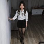 《潜入》女记着员伪装成爱好者潜入绳艺俱乐部，却被严密捆绑塞上口球，无法启动藏在牙套里的通讯器，殊不知这一切都是老板的套路，女记者最后被禁锢起来成为私奴