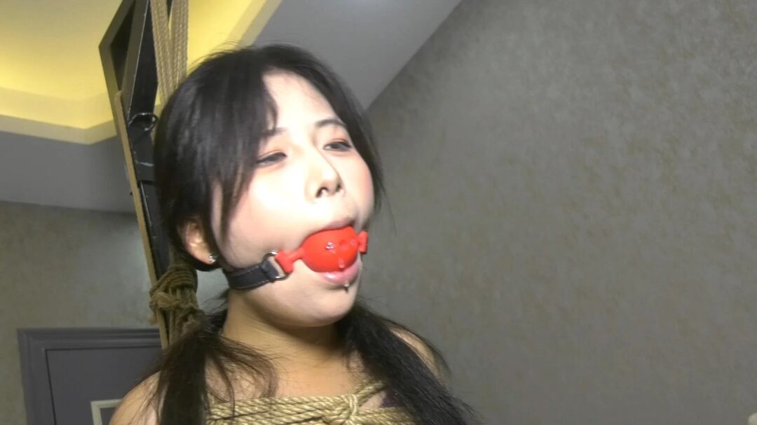 双女M立柱对缚-4