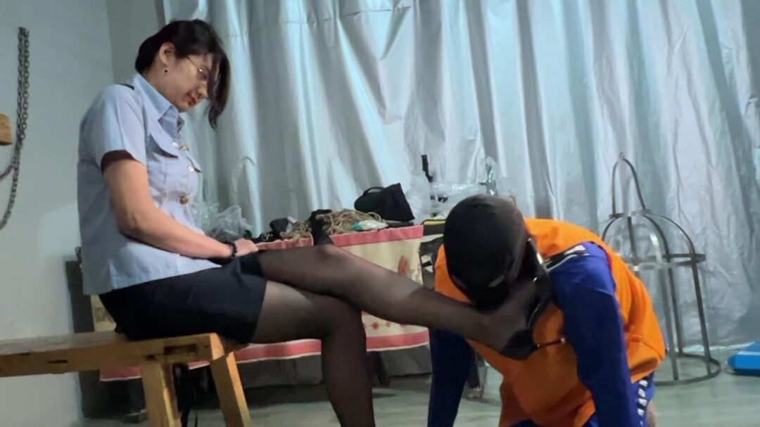 依依女王在丽佳的首秀-2