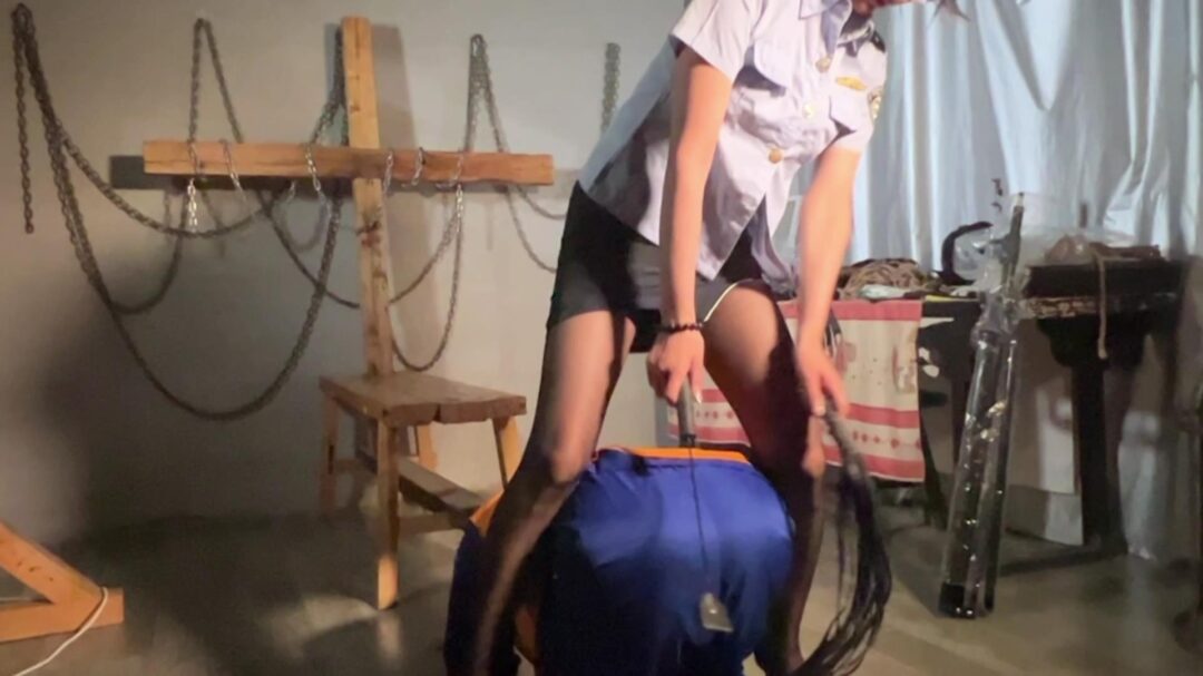 依依女王在丽佳的首秀-1