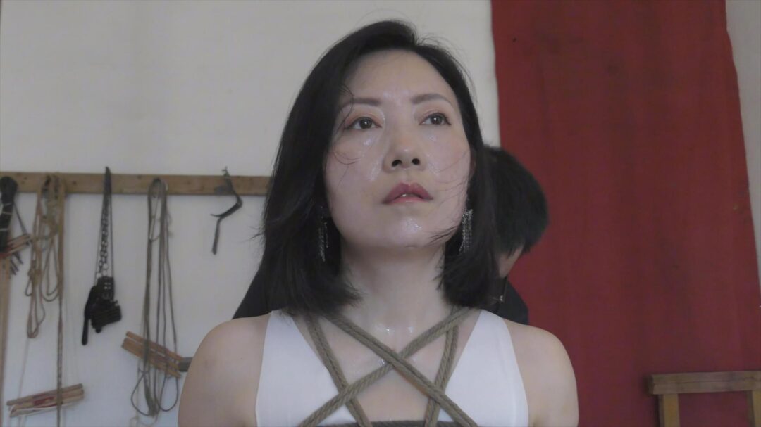 【老鬼定拍】胭脂扣《谢纾闷热堵嘴炼狱上》【知性熟女/灰丝蓝高跟/自己原味丝袜堵嘴/汗湿/口球/强迫运动/放置】-5