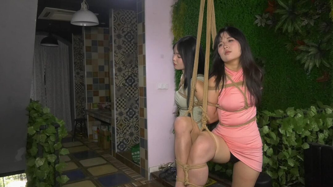 双女M单腿独立捆缚-3