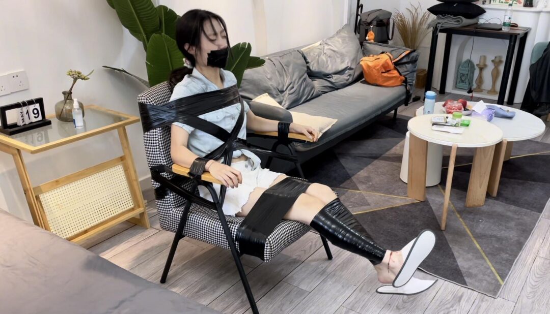 【缚艺录】【新模小晶】胶带捆绑+封嘴初体验-9