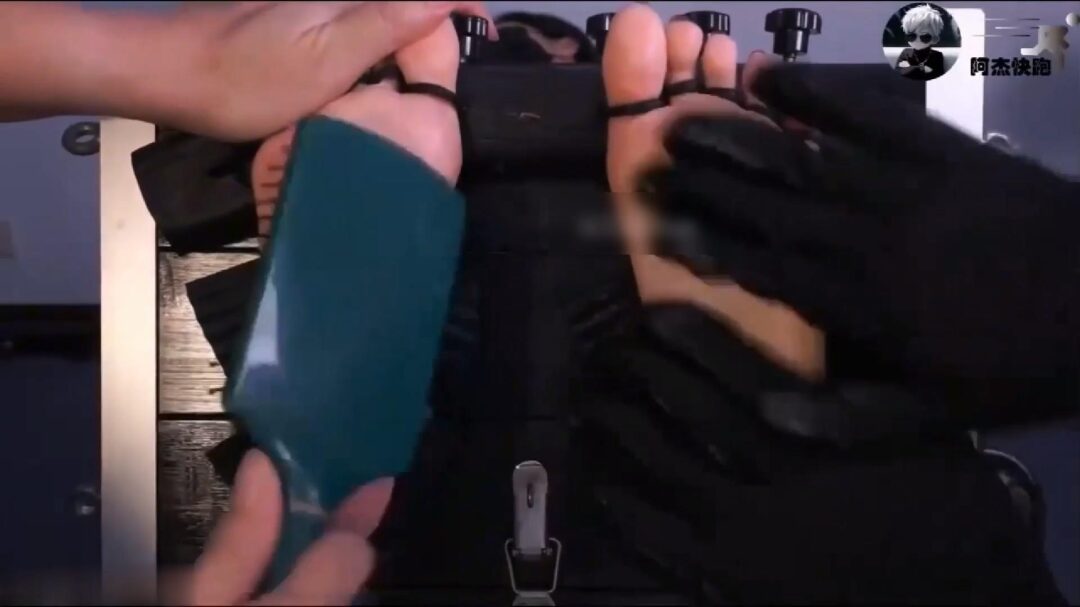 【阿杰快跑】双情侣主互相TK+tian足，小芙梨，杰嫂夫妇-2