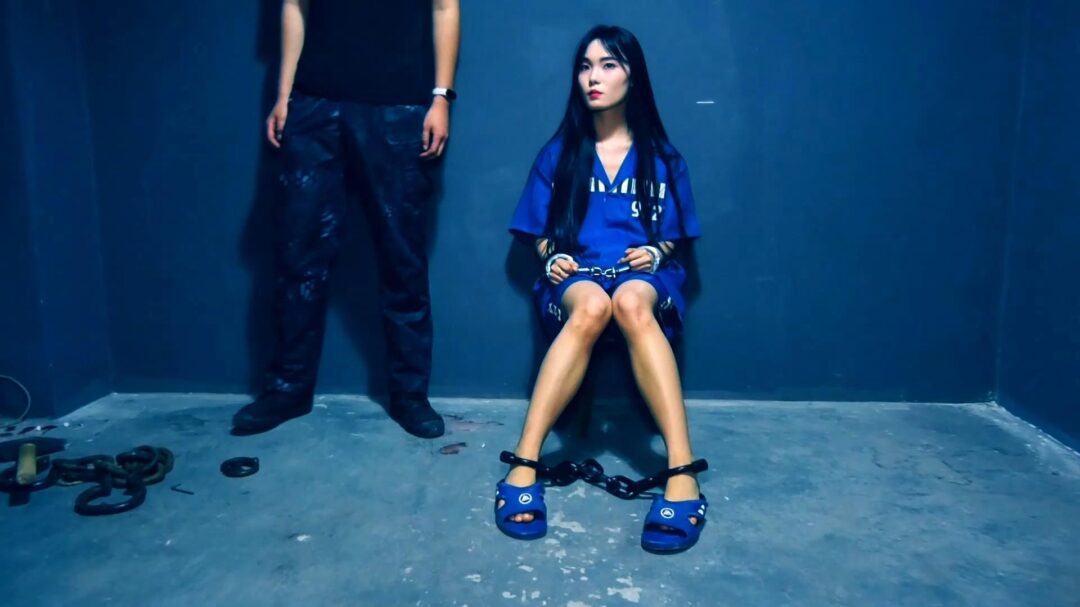 定拍转公映《深渊姐妹花》中集 妹妹被捕后拒不认罪诬陷x品是姐姐的在证据完整的情况两人双双获刑-13