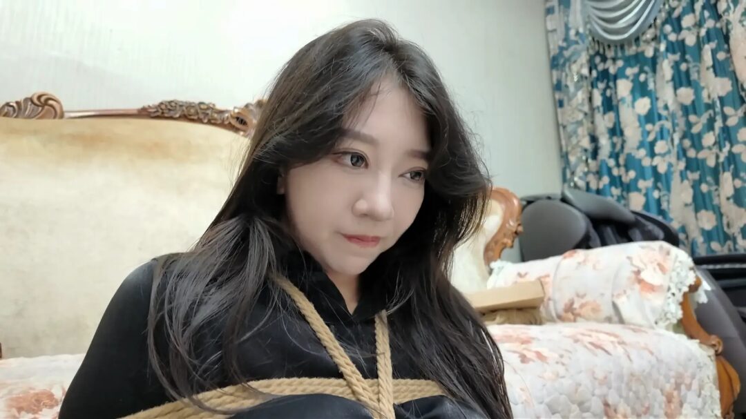 《她们的故事·沐颜·美女老板的约会劫难》【黑丝御姐】【强迫互动】【屈服拍照】【放置挣扎】-6