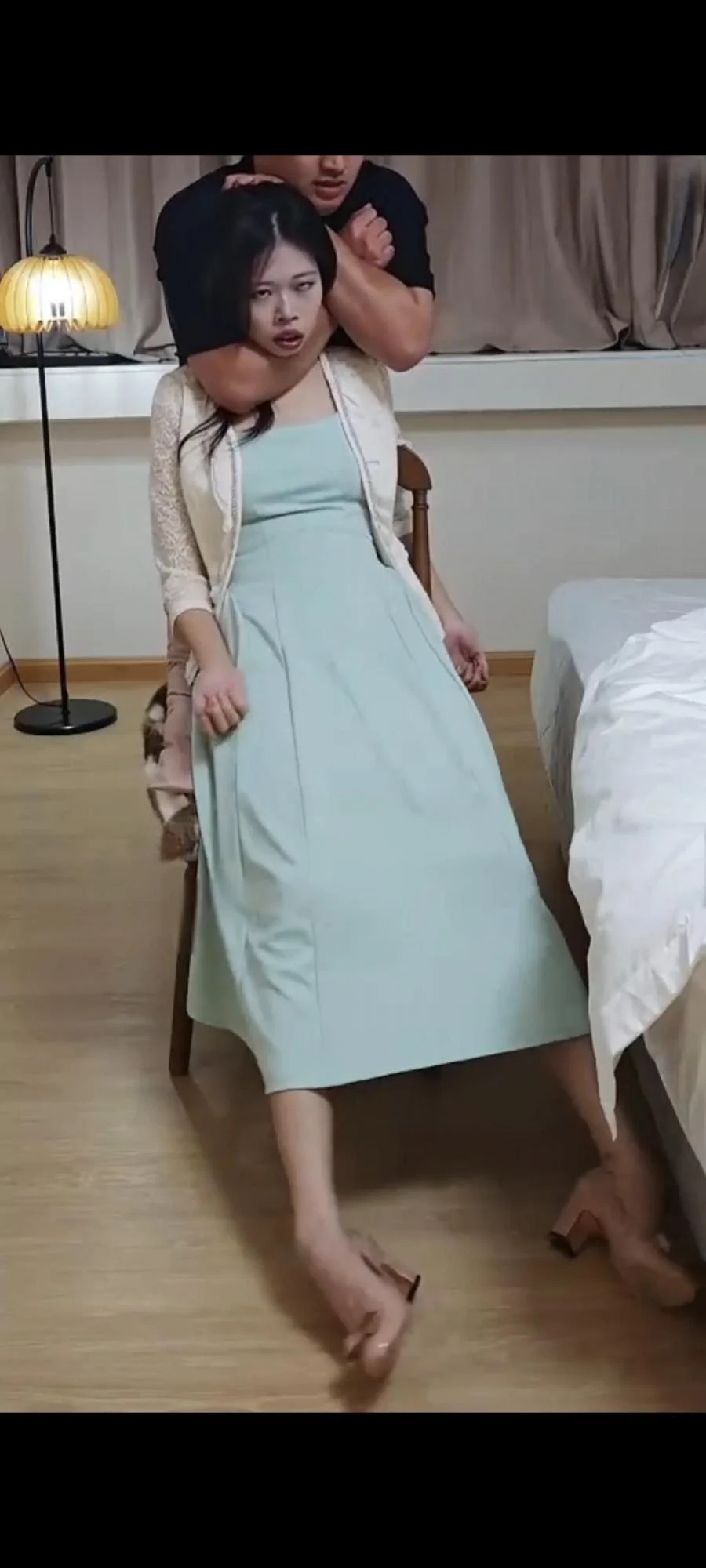 约玩大学生美少女，一分钟-8