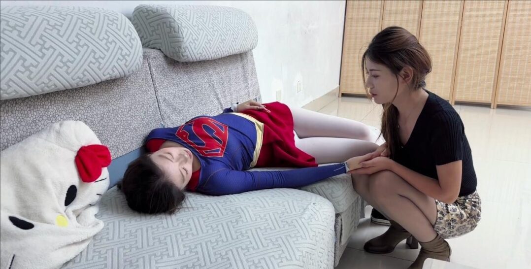 【昏迷脱袜姐妹】姐妹两人相互算计 最终也没从对方身上讨到便宜-3