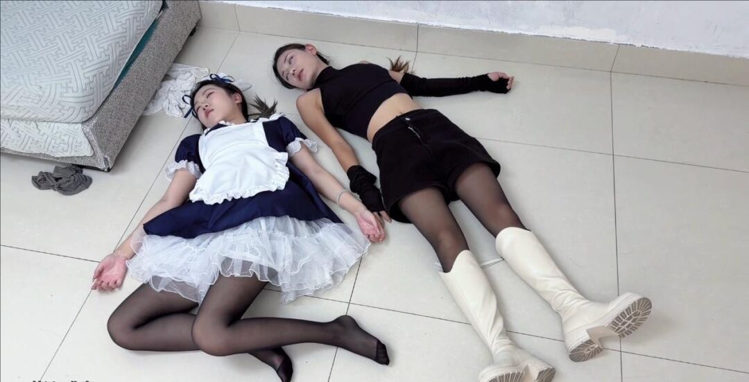 【昏迷脱袜姐妹】姐妹两人相互算计 最终也没从对方身上讨到便宜-2