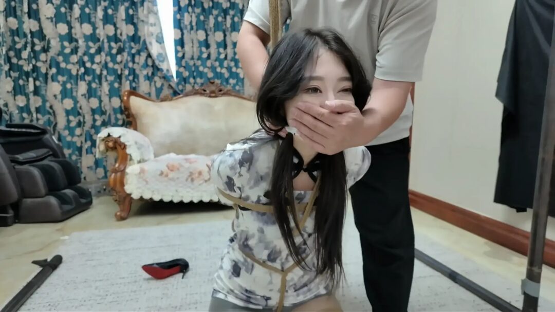 《她们的故事·沐颜·劫难之后留心伤》【风韵旗袍】【TK闻鞋】【捂嘴控制】【M腿放置】-7