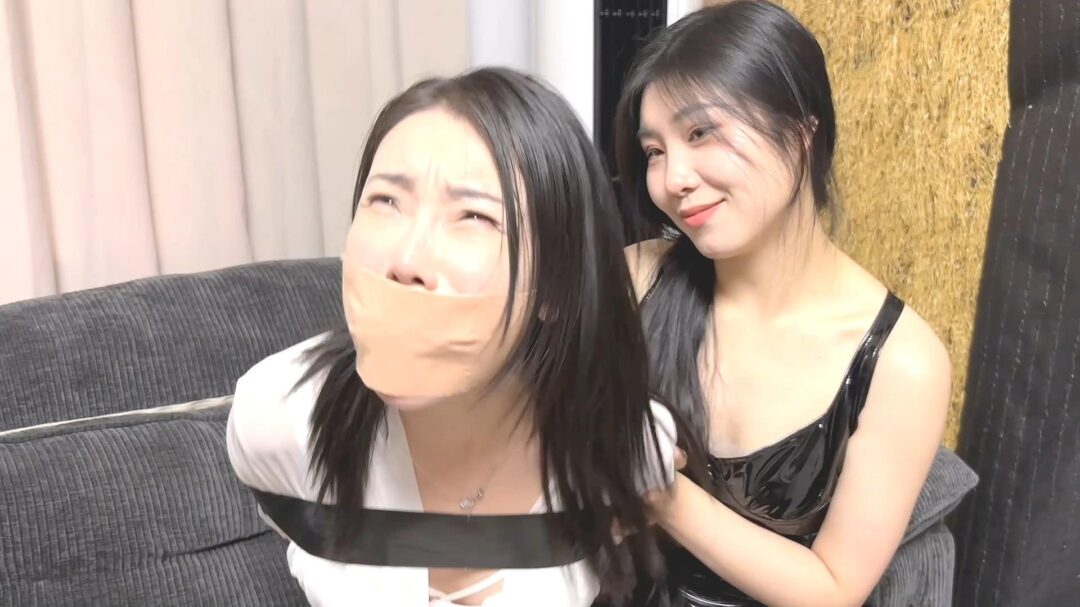 【云雀定拍】【二狗原创】肉丝女主人抓到黑丝小偷反被擒获，胶带封嘴有口难言求救失败被当做奴隶卖掉 柳洋与吴晗出演(剧本改编自危机著名桥段)-1