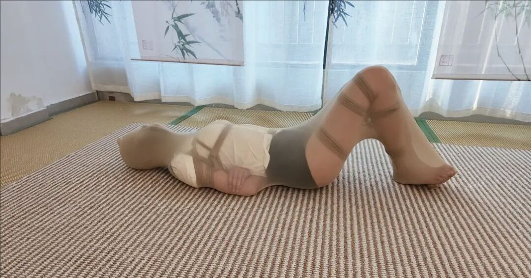 【一丝布狗】挣脱挑战，原味堵嘴＋丝袜全包-11
