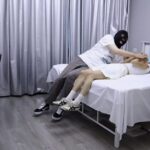 趾间艺束工作室 小雪 被捕 审讯审判处决 吊铐电击 挠脚挠全身TK 手铐脚铐脚趾铐