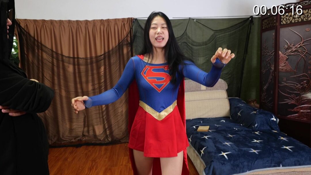 【焱火订拍】女超人被点穴控制 模特云兮 点穴 玩脚 精神控制-6