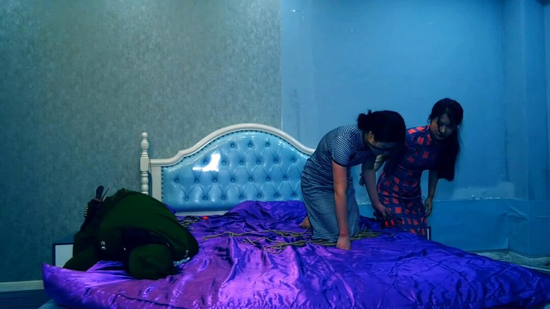 定拍转公映《潜伏的蝴蝶》下集 卧底打晕女特务逃跑未遂被女特务驷马吊缚在空中折磨后被押赴刑场英勇就义-5