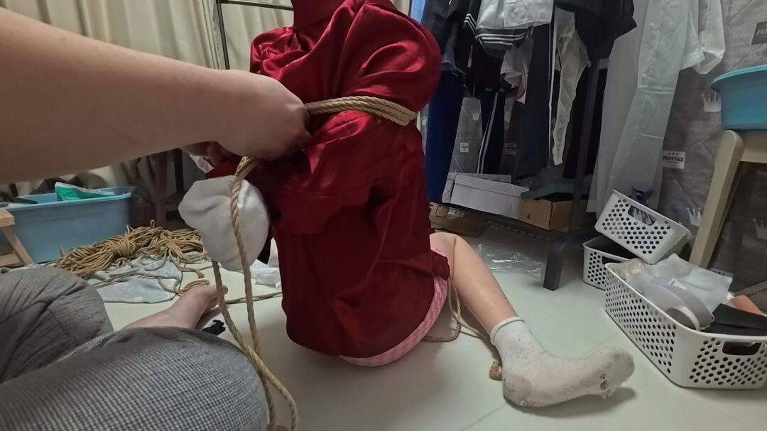 【教程】侧面视角 v型 上二下三后手缚做法-2