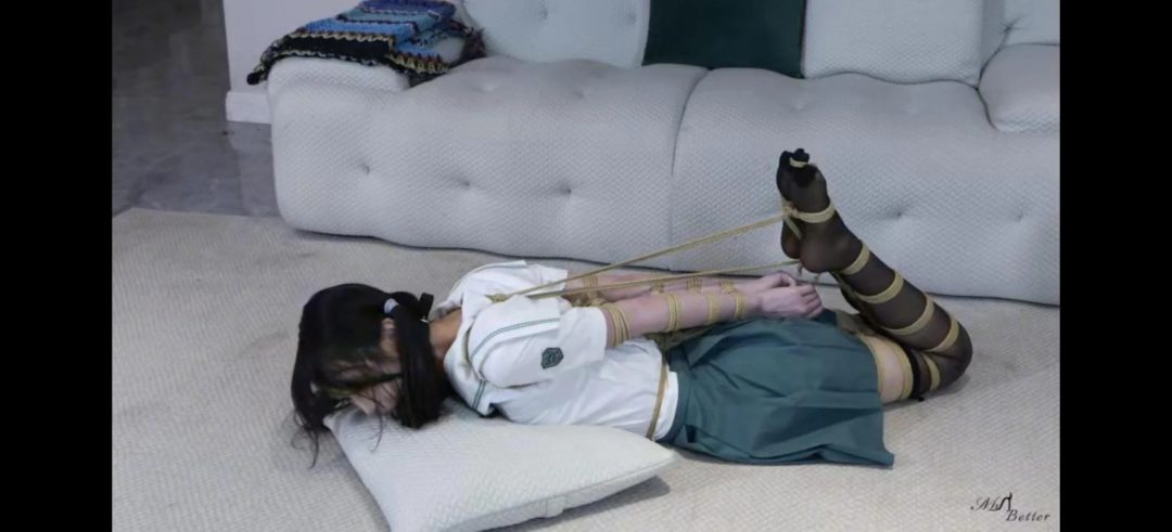 倩倩直臂驷马加M腿放置-2