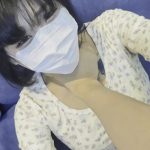 【念念】被报复的女记者念念 运动鞋白袜 昏迷扛抱 脱鞋袜玩弄裸足 装柜