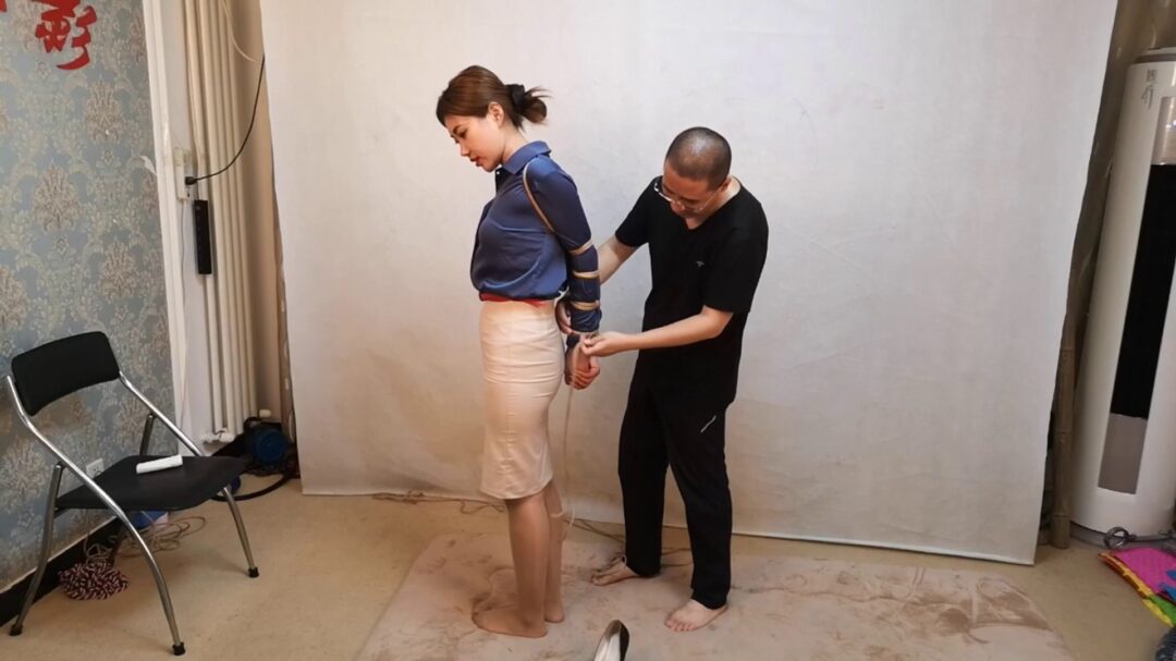 云熙 白领装直臂驷马与吊绑-2