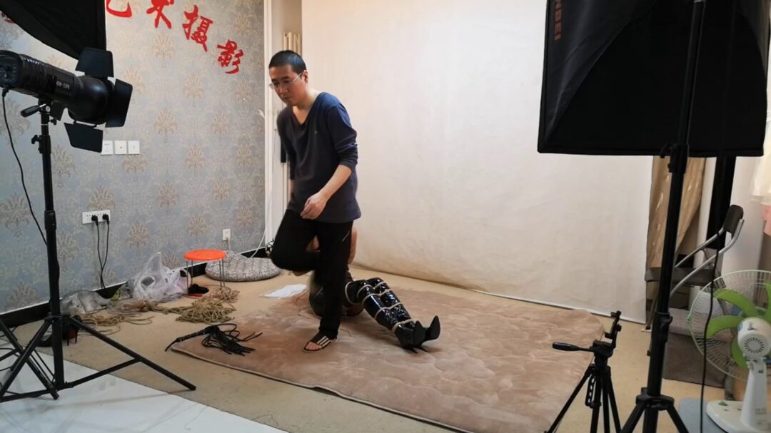 南晴 黑靴 被鞭打的女特工-5