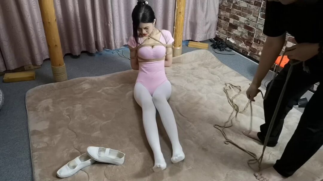 江奈 白丝体操服美人 吊绑-5