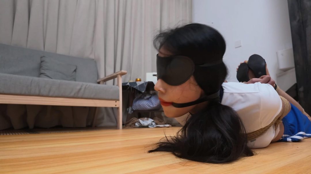 【紧缚实验室】【第八期】】【雅熙】性感女神雅熙 蒙眼堵嘴 驷马伏地剧烈挣扎！-4