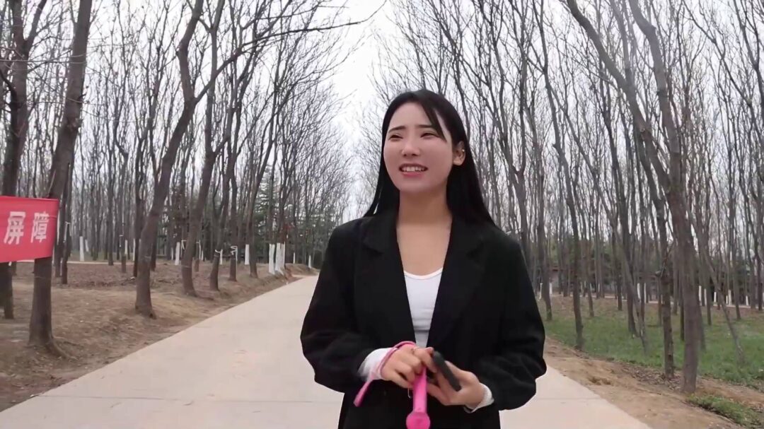 杨若琳公园挑战真人秀节目-2