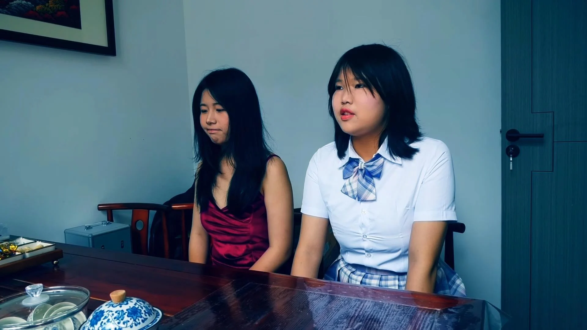 定拍转公映《绝境面试，血色圈套 》 上集 两个女大学生面试绳艺模特误入 被囚禁在地牢中-4