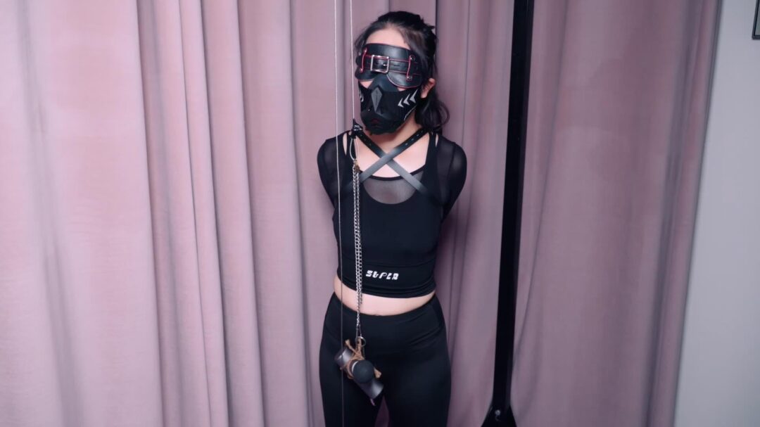 【PlotBound】（微剧情）女白领的特别健身课程（第二集）:“深入”的训练计划——艰难且折磨的盆底肌训练（Y钩负重/视听全封闭/5cm泡沫球堵嘴/阻氧面罩/电击胸垫/“深度”按摩，入内详见“训练计-8