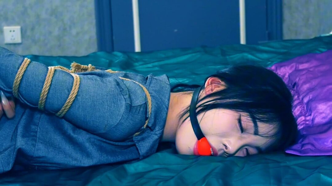 定拍转公映《深山囚徒》下集 组织黑吃黑将女人 青姐也一起-4