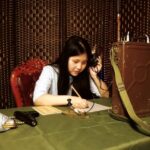 定拍转公映《喋血交通站》上集 女交通员在获取情报时被军统女特务抓获在刑房遭遇非人的酷刑折磨依旧坚贞不屈