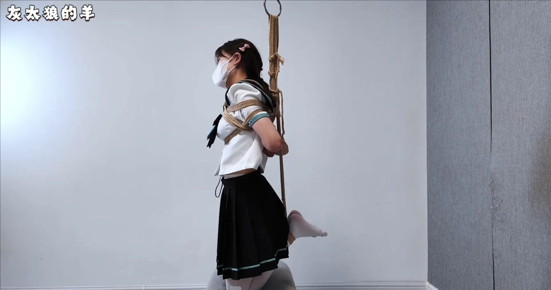 【灰太狼的羊】美女挑战灯板游戏通关,每每失误就会被郊狼高强度电击,最终被惩罚跪缚,用各种道具挠痒痒【扎带➕灯板游戏➕郊狼电击➕跪缚➕胸缚➕挠痒痒➕筋膜枪】-8 【灰太狼的羊】美女挑战灯板游戏通关,每每失误就会被郊狼高强度电击,最终被惩罚跪缚,用各种道具挠痒痒【扎带➕灯板游戏➕郊狼电击➕跪缚➕胸缚➕挠痒痒➕筋膜枪】-8