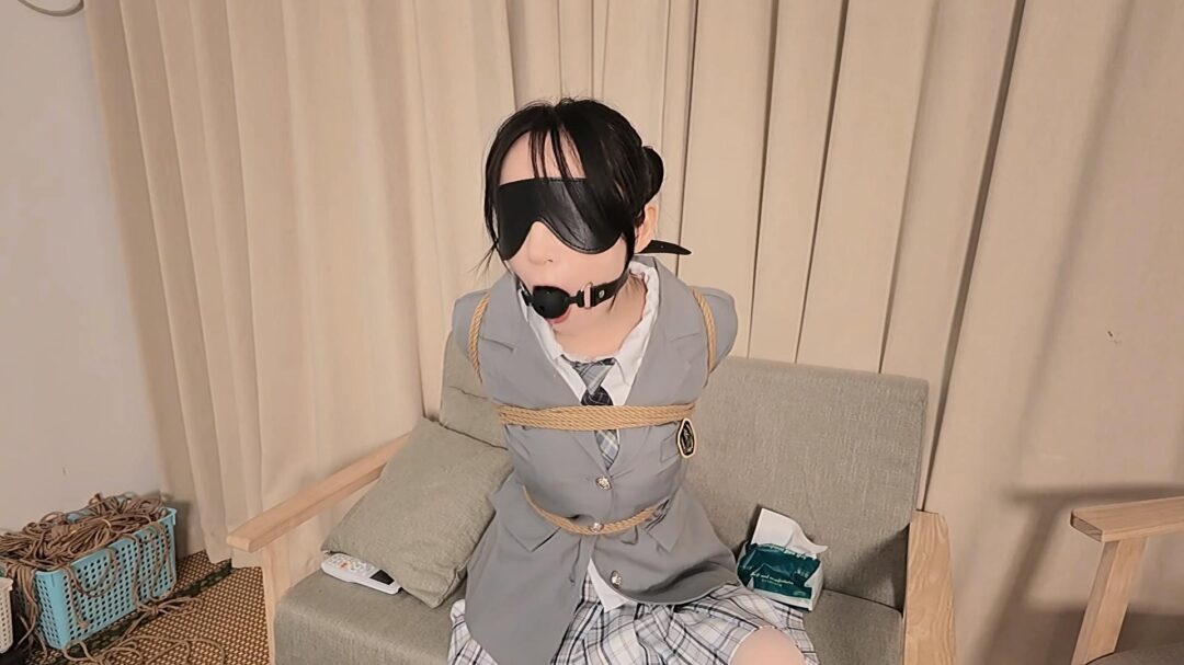【嗷嗷】黑色口塞堵嘴，无助挣扎